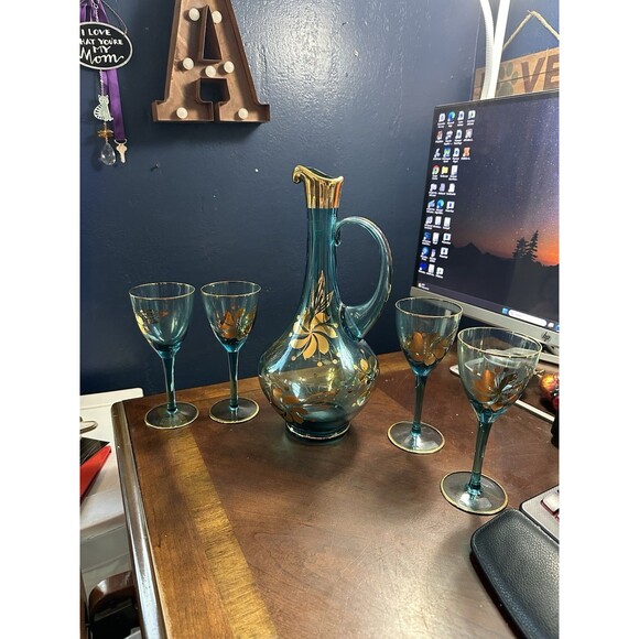 MCM Aqua Blue Bohemian Decanter with Stopper and 4  Glasses Gold Floral Details - Picture 2 of 8